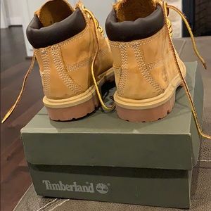 Tan timberland toddler shoes